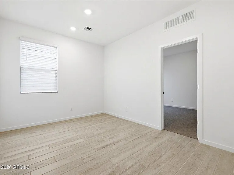 15875 W Cottontail Ln — Photo 43