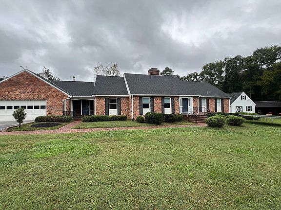 3rd image of 7356 Woodville Ln