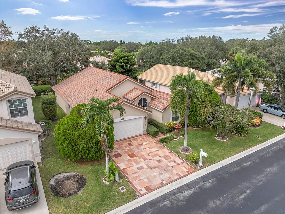 1st image of 2705 Pointe Circle