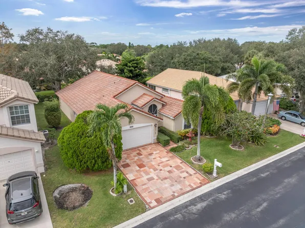 2705 Pointe Circle, Greenacres, FL 33413