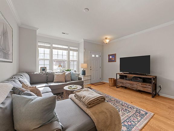 4th image of 807 Cupola Dr