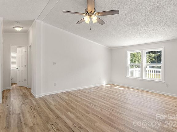 5th image of 240 Freedom Dr