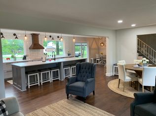 1817 Tomahawk Ln, Godfrey, IL 62035