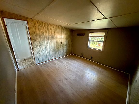 5th image of 10 Wilton Cir