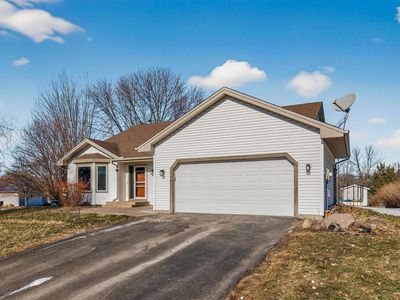 8480 Pelican Ct, Chanhassen, MN, 55317