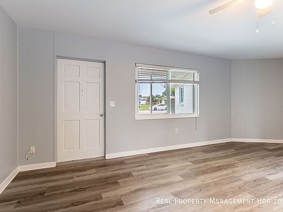 4th image of 535 Oxford Dr