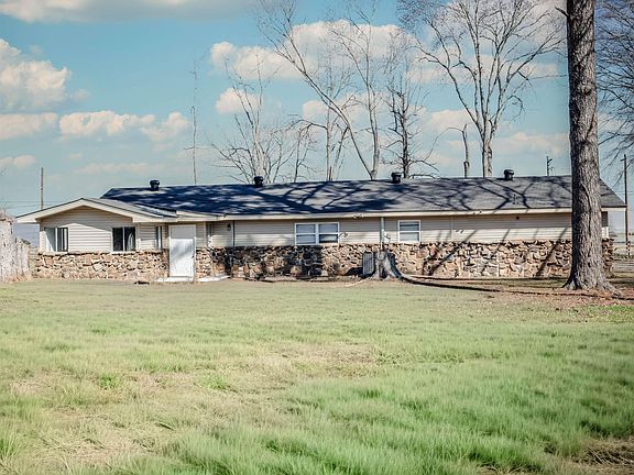 3rd image of 2923 Graham Rd