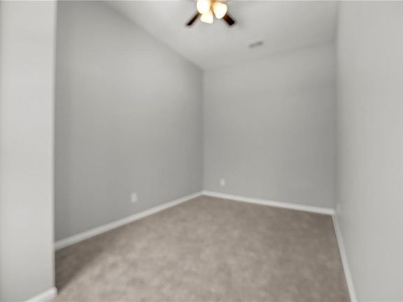 5th image of 828 Shawnee St