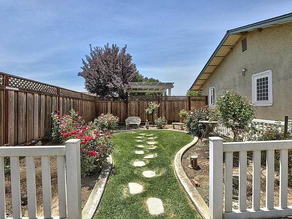 3rd image of 3455 Susie Ln