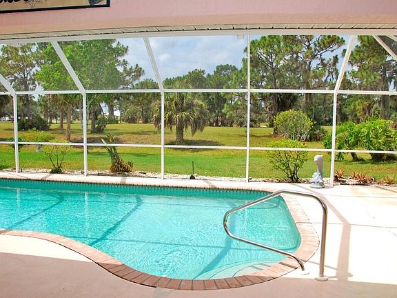 4th image of 610 Rotonda Cir