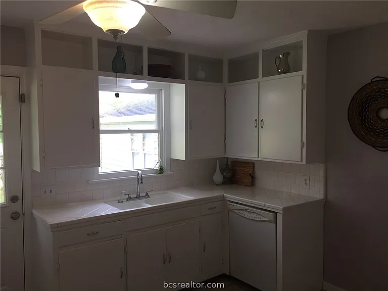 908 North Ave — Photo 11