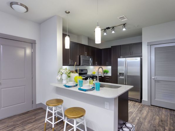6401 Rialto Blvd #8-823