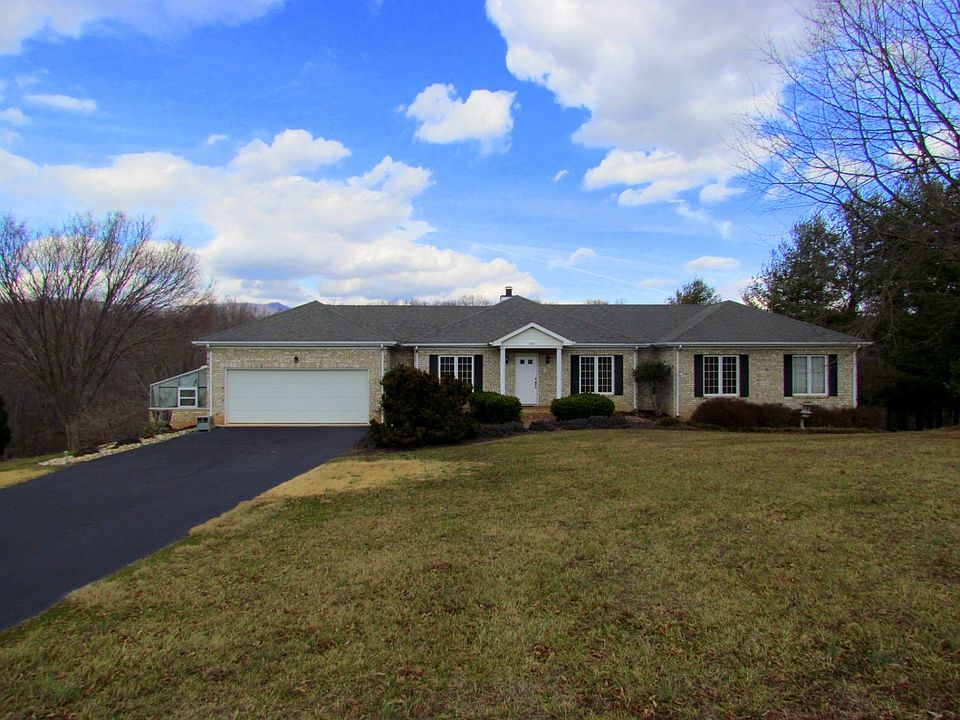 For Sale: 194 Briarcliff Ln, Madison Heights, Virginia 24572