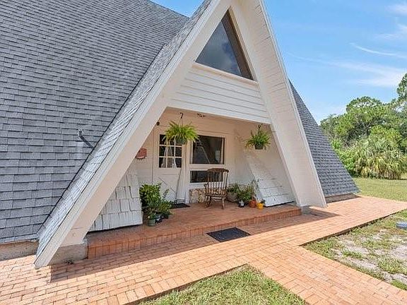2nd image of 2121 DRESSAGE COVE