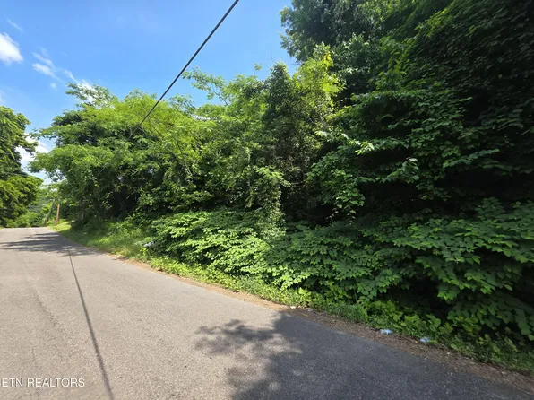 218 Shipman Dr, Knoxville, TN 37918