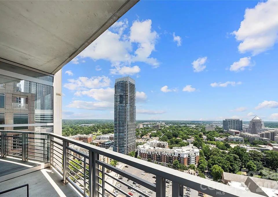 333 W Trade St #22