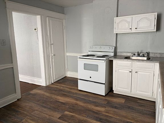 5th image of 90 Fairbanks St