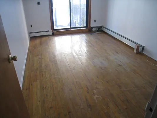 Rented by Alexiou Realty | media 5