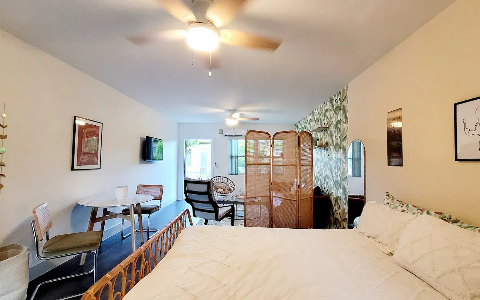 Studio, 400 sqft, $2,400 — Photo 4