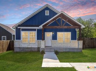 220 Spruce Ave, Luling, TX 78648