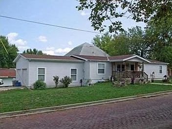 1st image of 836 Brown Ave