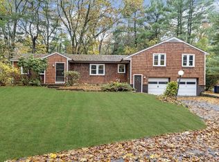 9 Evergreen St, Barrington, RI 02806