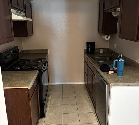5th image of 1800 Meadow Oak St