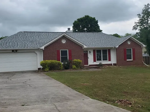 121 Cooper Dr, Huntsville, AL 35811