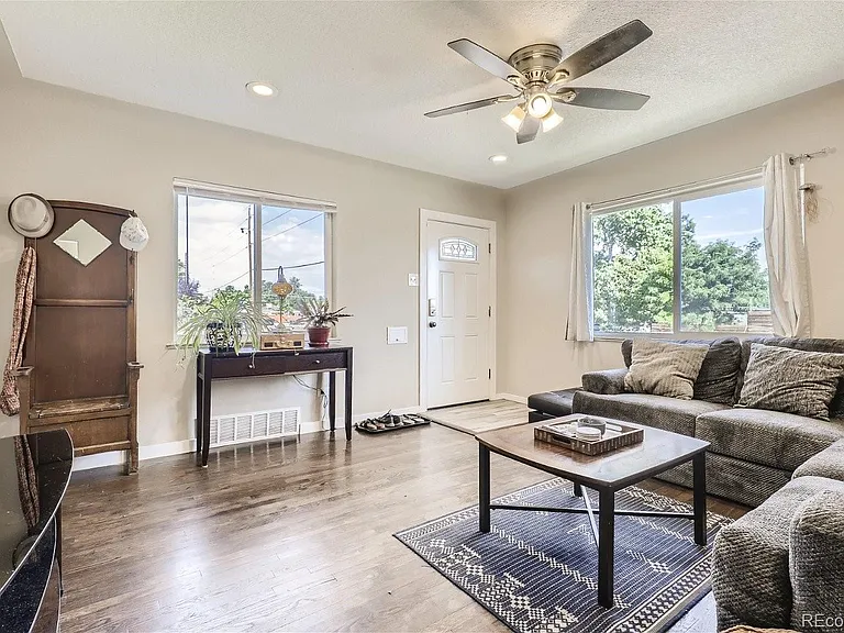 3456 N Harrison St — Photo 3