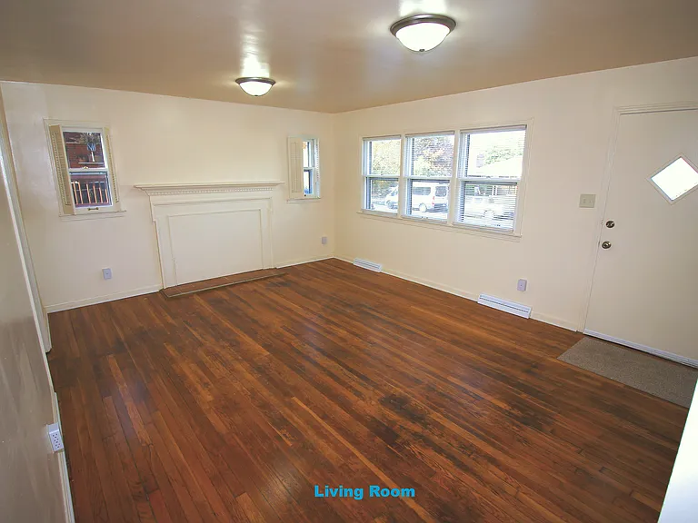1090 Meridian Ct — Photo 8