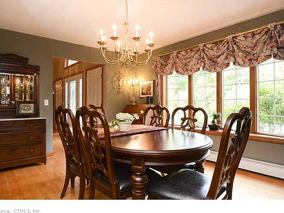 5th image of 228 Tallwood Dr