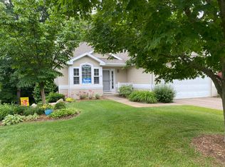 2000 Quail Cove Dr, Kalamazoo, MI