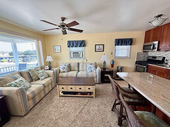 5th image of 8003 Pacific Ave #3