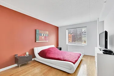 Rented by R New York