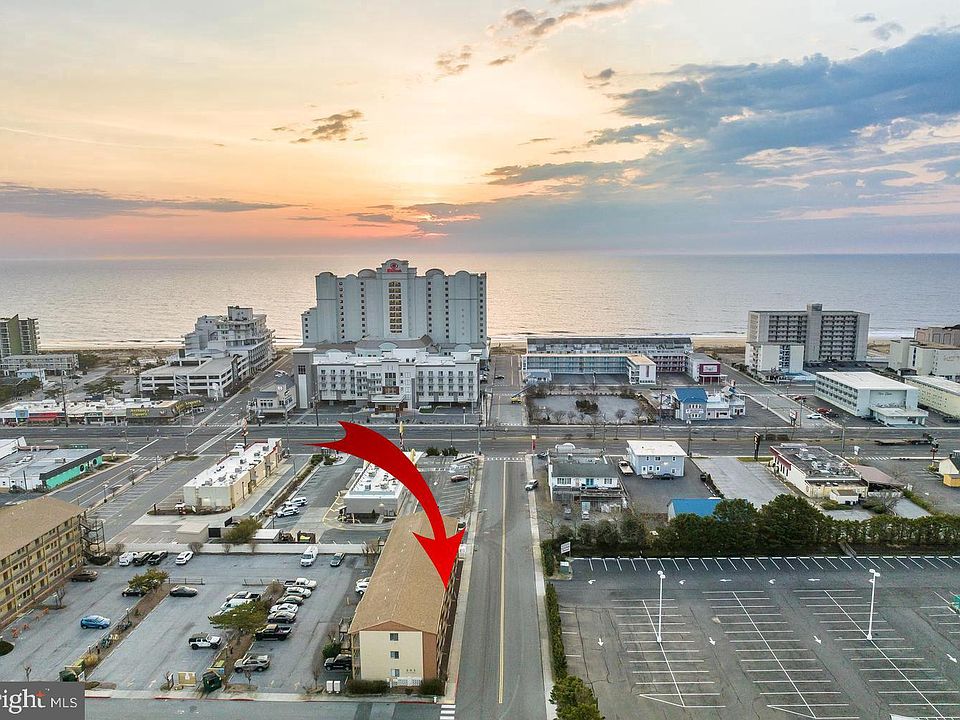 1st image of 202 32nd St Unit 204