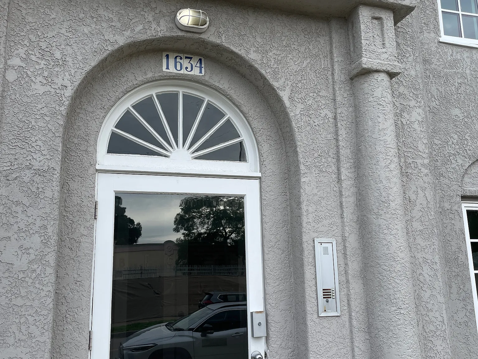 1 bed, 944 sqft, $2,850 — Photo 3