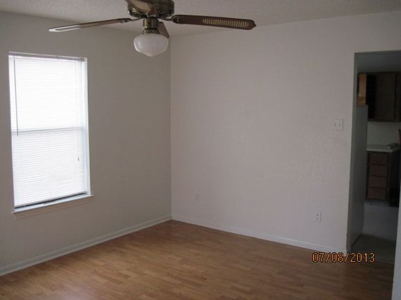 3rd image of 202 Erby Ave APT B