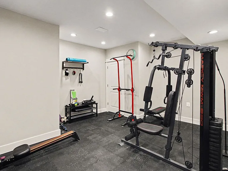 3906 Hillside Dr — Photo 22