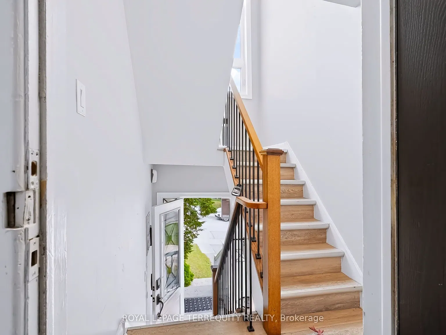 2 bed, $2,600 — Photo 2