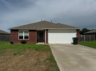 2831 Lariat Ln, Claremore, OK 74017