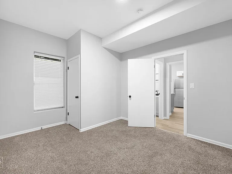 4750 S Calumet — Photo 20