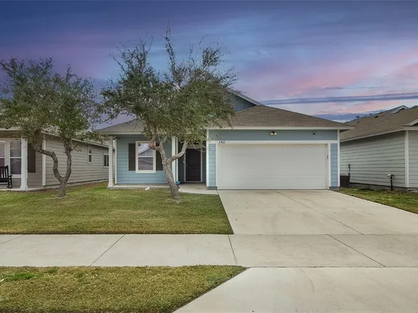 1911 Estes Flats Dr, Aransas Pass, TX 78336