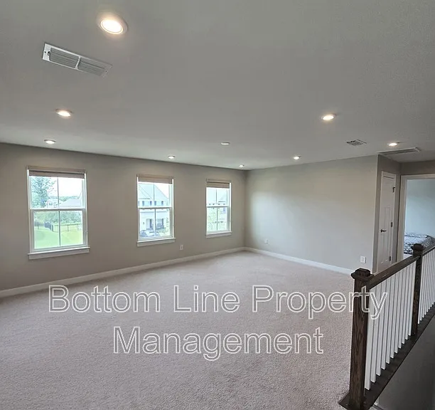 2030 Sewall Ave SW — Photo 24