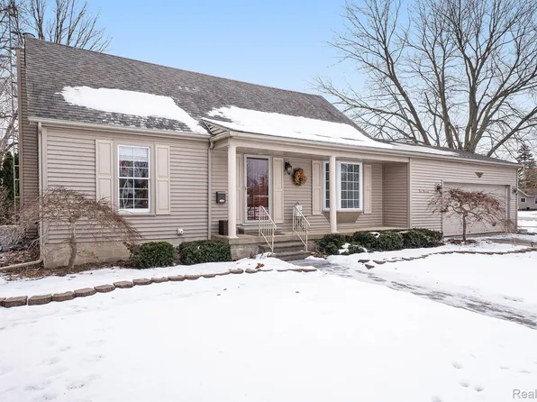 500 N Cambridge Dr, Durand, MI 48429