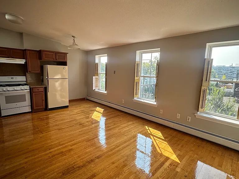 208 Wooster St #2 — Photo 4