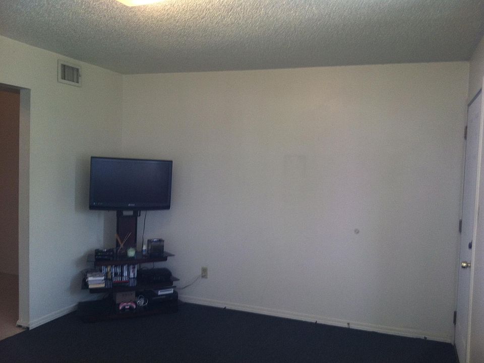 2nd image of 612 S Walnut St