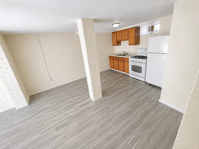 125 Hillside Ave — Photo 16