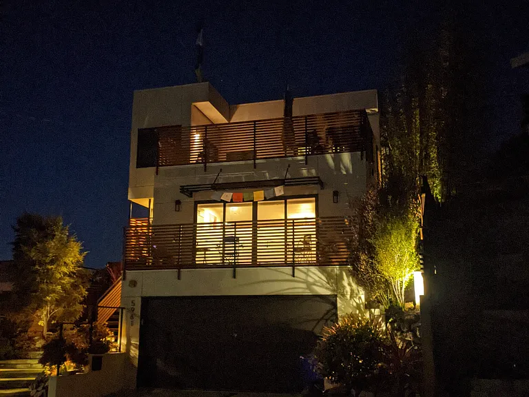 Landscape lighting at front