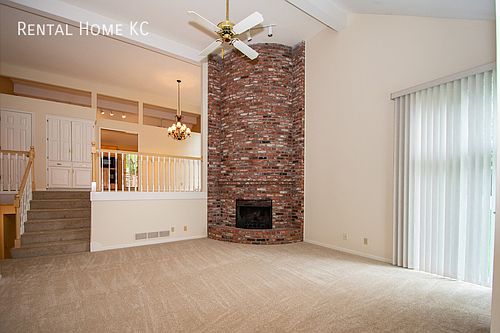 4th image of 9809 W 121st St