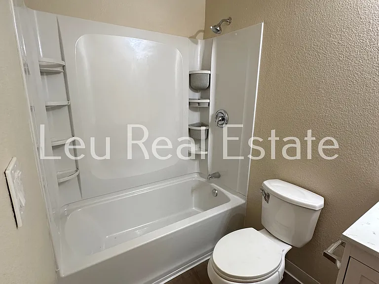 4541 Zachary Way — Photo 10